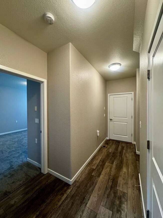 Building Photo - 2835 Elm Meadow View
