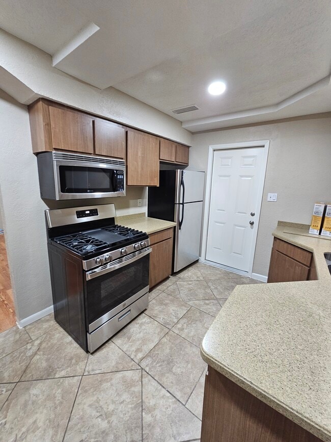 Building Photo - 526 Heidrich St