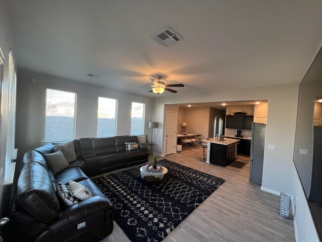 Building Photo - 4555 Marisabel Azcarate St