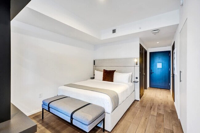 Building Photo - 398 NE 5th St