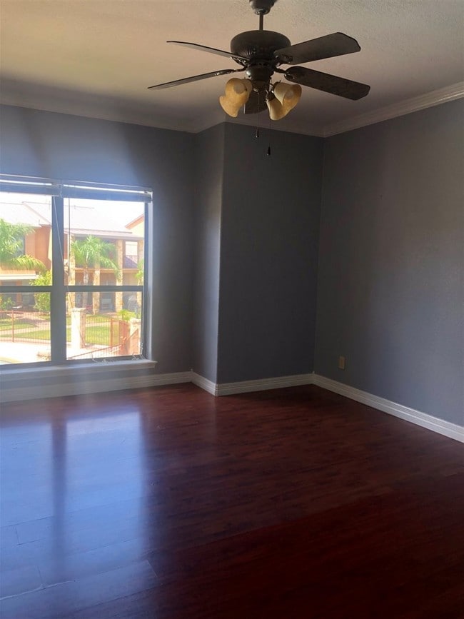 Building Photo - 1609 Saldana Ave