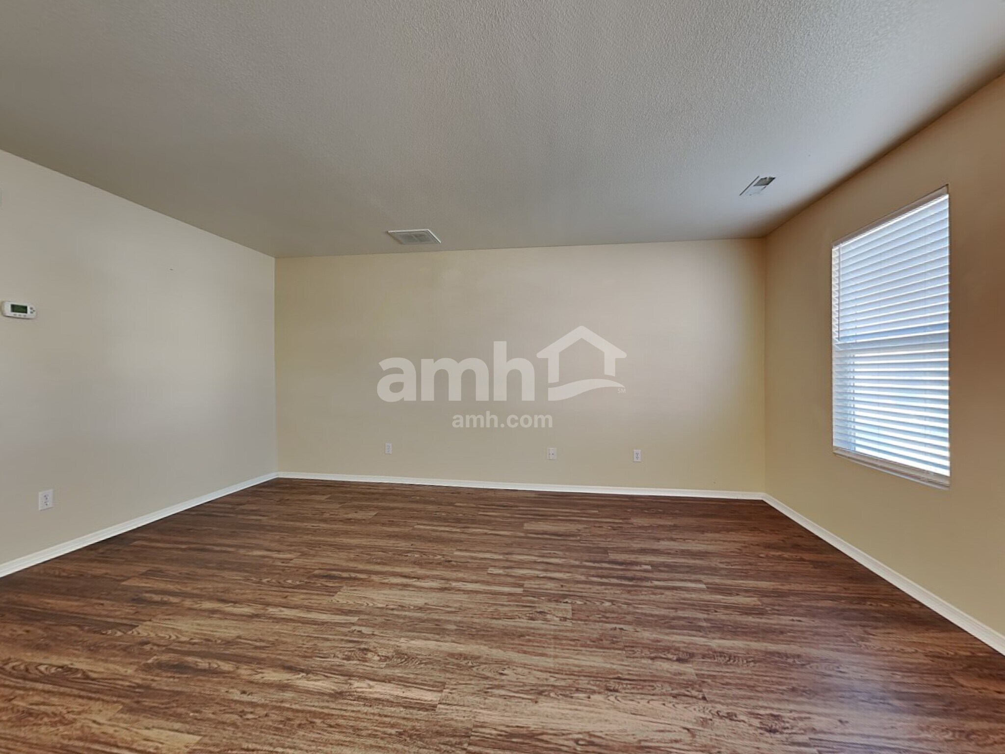 Building Photo - 2136 Summit Way