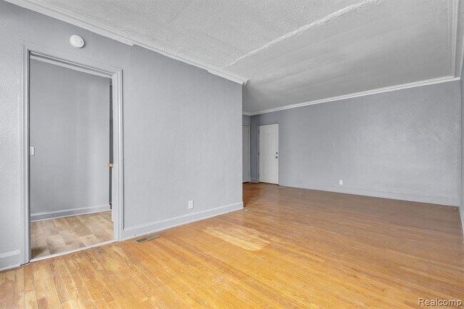 Building Photo - 17701 Manderson Rd