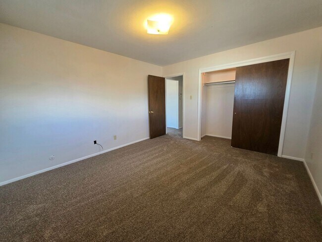 Building Photo - 302 Morrison Ave