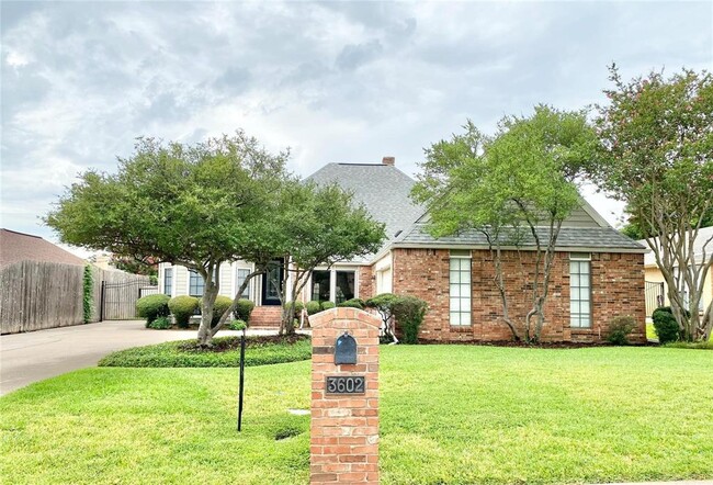 Building Photo - 3602 Pimlico Dr