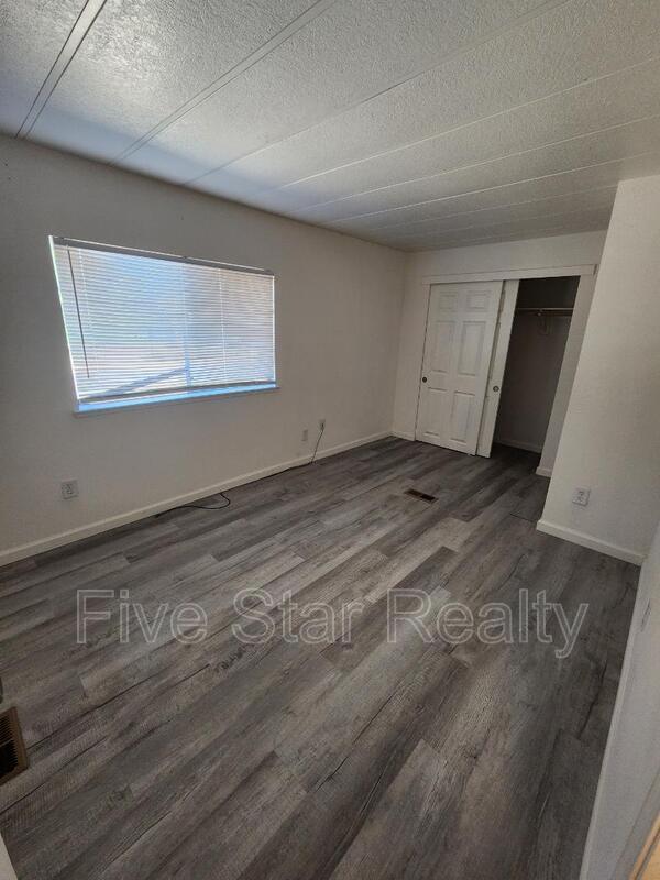 Building Photo - 6184 Mapes Way