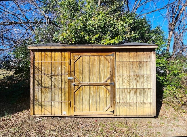 Building Photo - 29 Willowbrook Dr NW