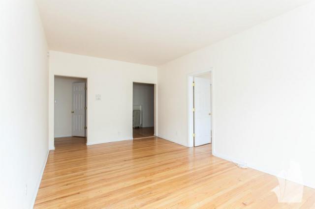 Building Photo - 1 bedroom in Chicago IL 60640