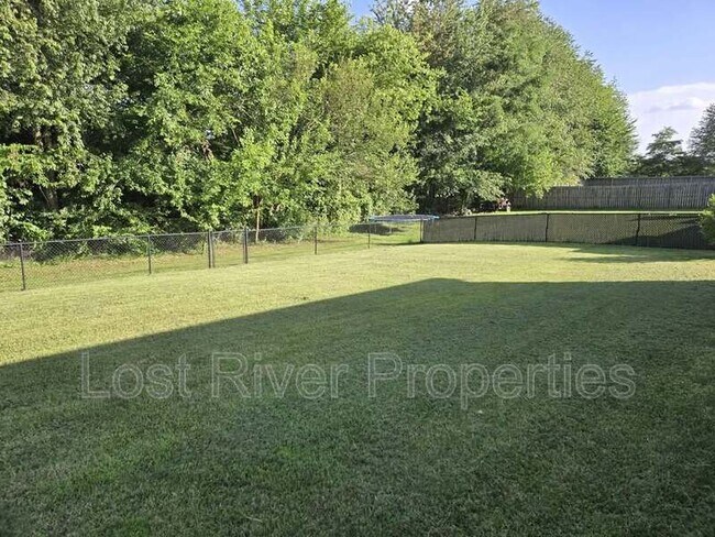 Building Photo - 259 Windover Ave