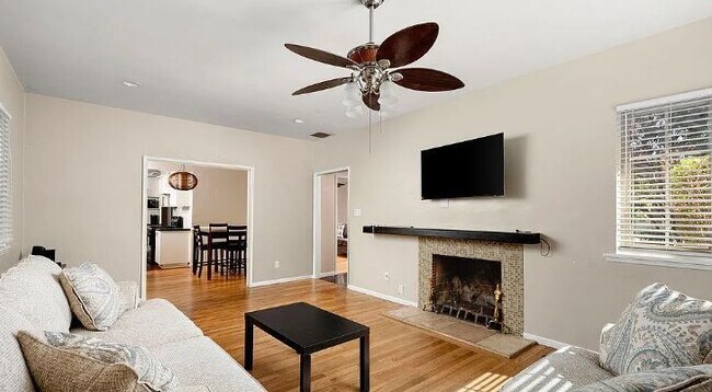 Building Photo - 2453 Alder St