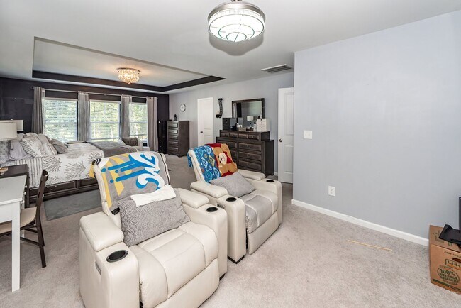 Building Photo - 4 Bedroom, 3.5 Bathroom Home in Summers Co...