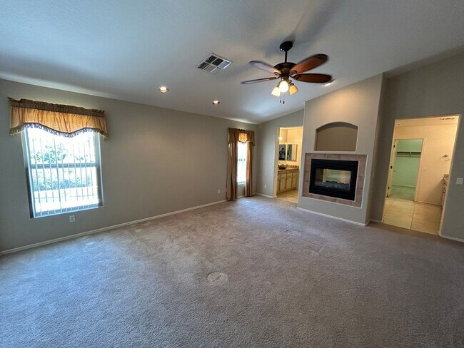 Building Photo - 13026 W Modesto Dr
