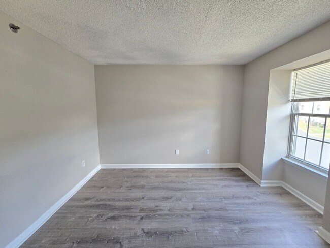 Building Photo - Beautiful 3 Bedroom 2 Bath Condo in Charlotte, NC Available for Rent