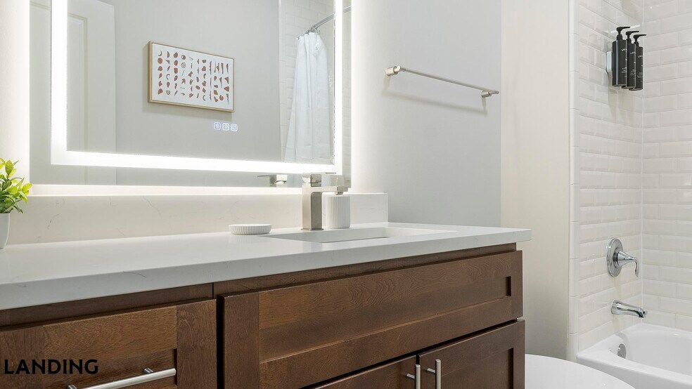 Building Photo - 2420 Peachtree Rd NW