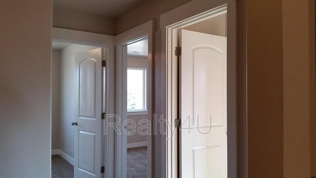 Building Photo - 34 E 300 N