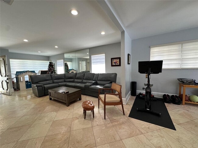 Building Photo - 120 Pocatella St