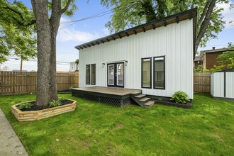 Building Photo - 1014 9th Ave