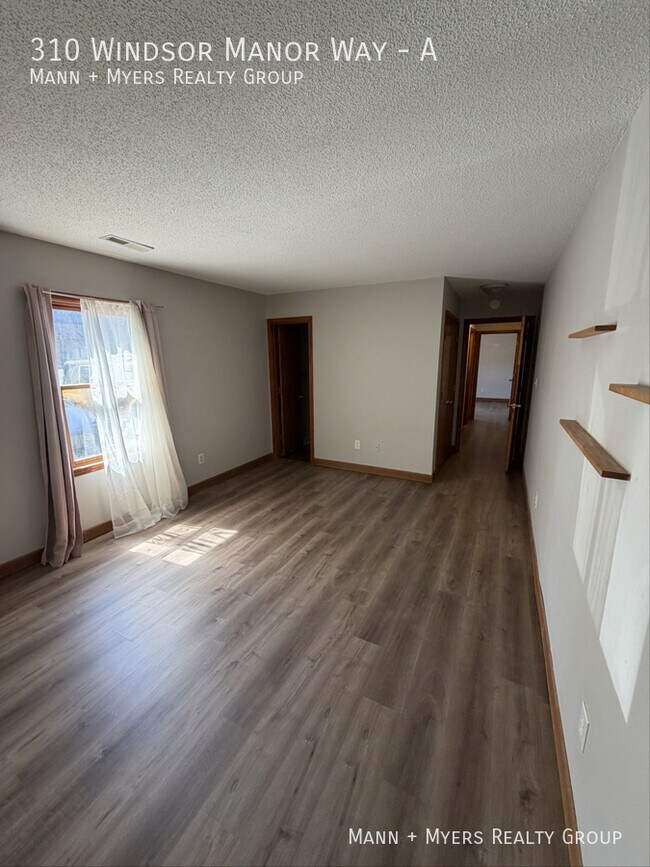 Building Photo - 310 Windsor Manor Way