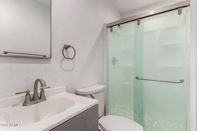 Building Photo - 2425 E Westchester Dr