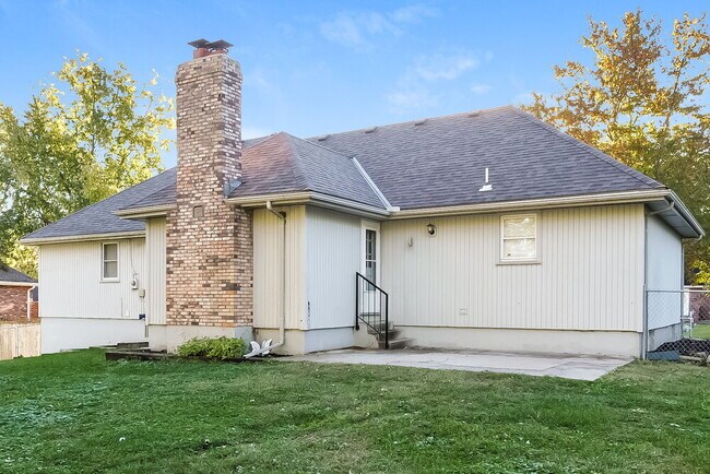 Building Photo - 716 N Choctaw Ave