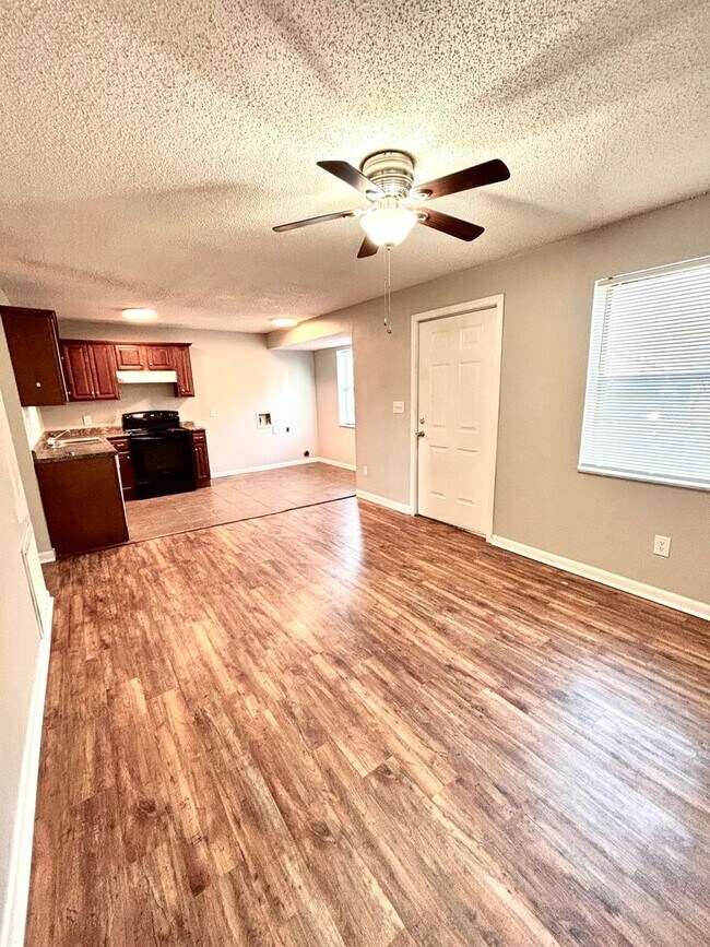 Building Photo - 4721 Samantha Ave