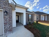 Building Photo - 816 Venecia Dr