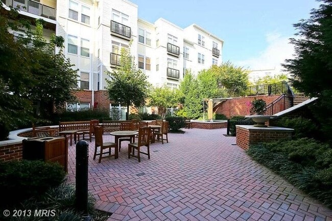 Building Photo - 1391 Pennsylvania Ave. SE