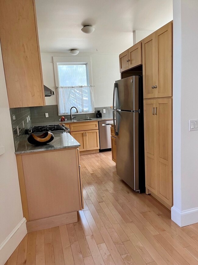 Building Photo - 3918 Webster St