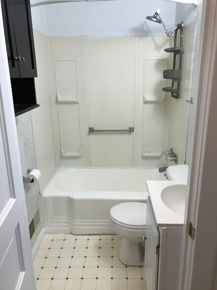 Building Photo - 529 N 4th St