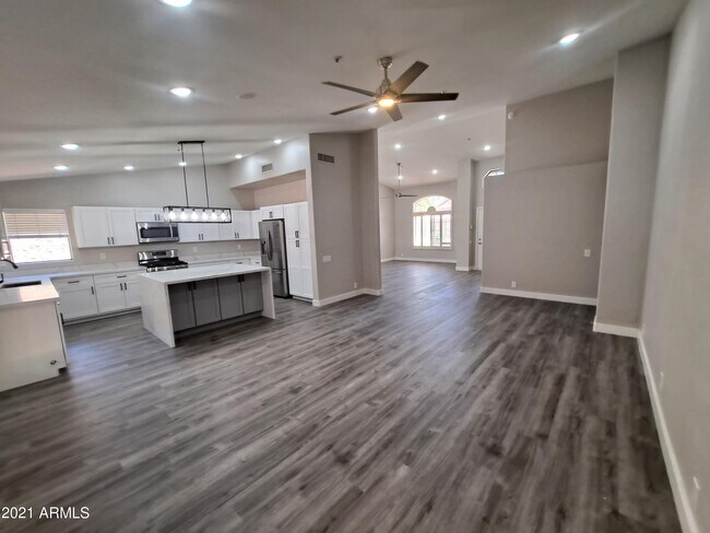 Building Photo - 9074 E Caribbean Ln