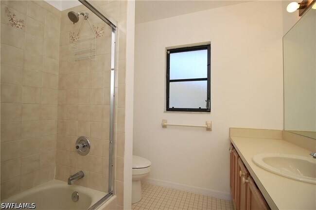 Building Photo - 224 Erie Dr