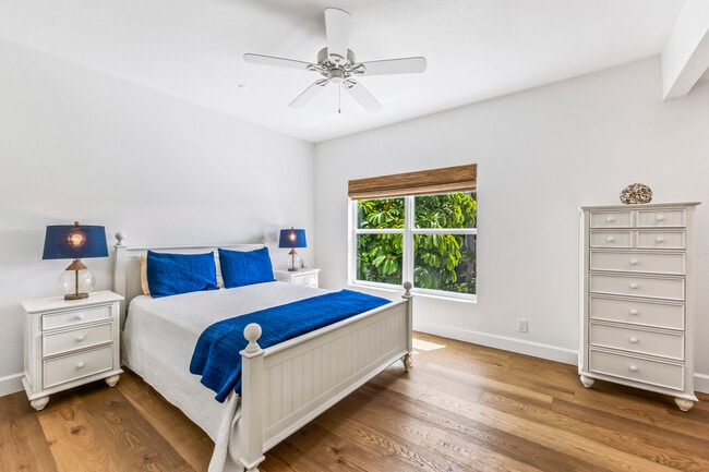 Building Photo - 786 Beach View Dr