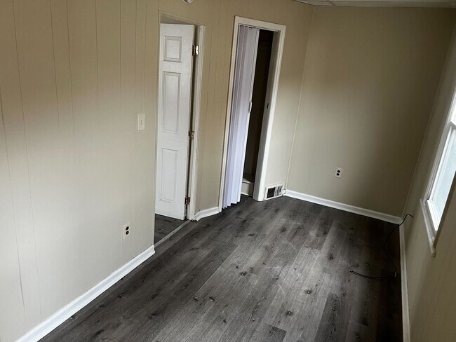 Building Photo - 14 101st St