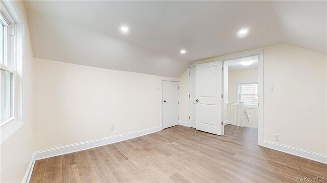 Building Photo - 71-32 Loubet St