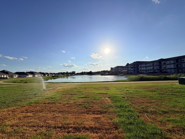 Building Photo - 820 Venecia Dr