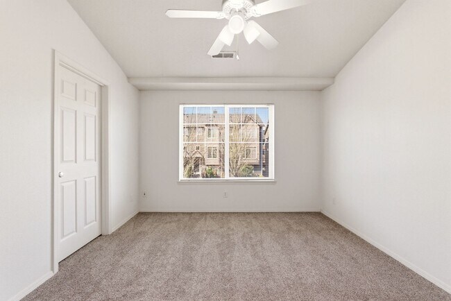 Building Photo - 2322 NW 168th Pl