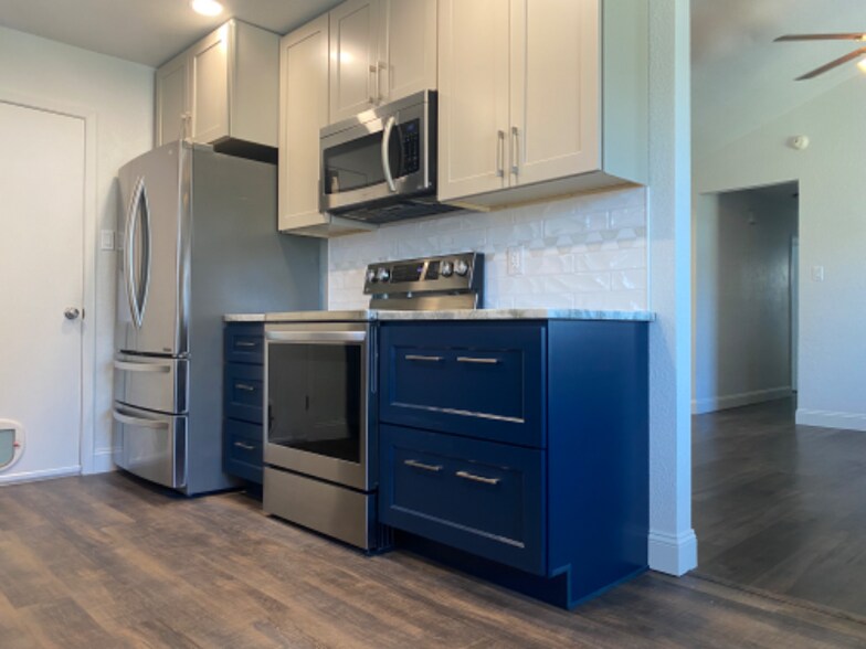 Building Photo - 957 Bramling Cir