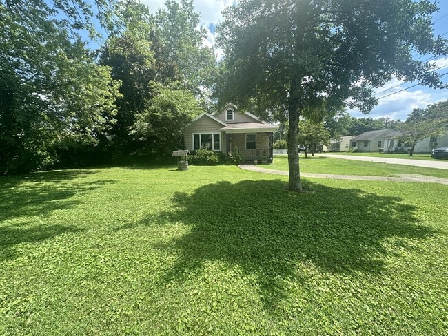 Primary Photo - 203 Pardue Ln