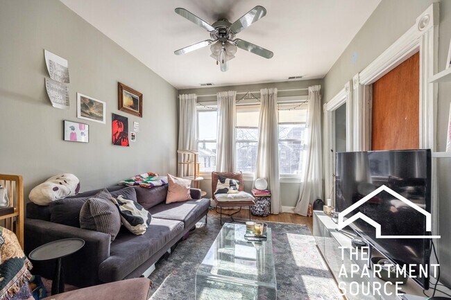 Primary Photo - 2140 W Race Ave