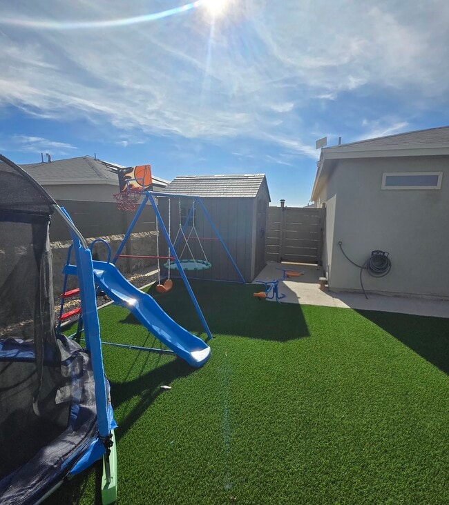 Building Photo - Mescal Bean