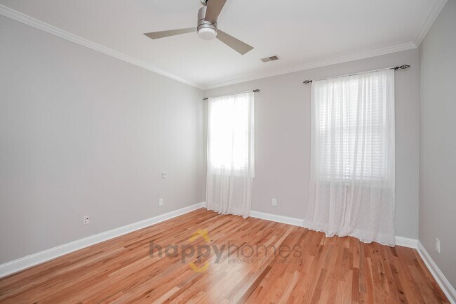 Building Photo - End-Unit Elegance on Daniel Island: 3 Bed, 3.5 Bath