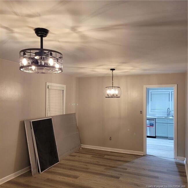 Building Photo - 1917 Catawba St