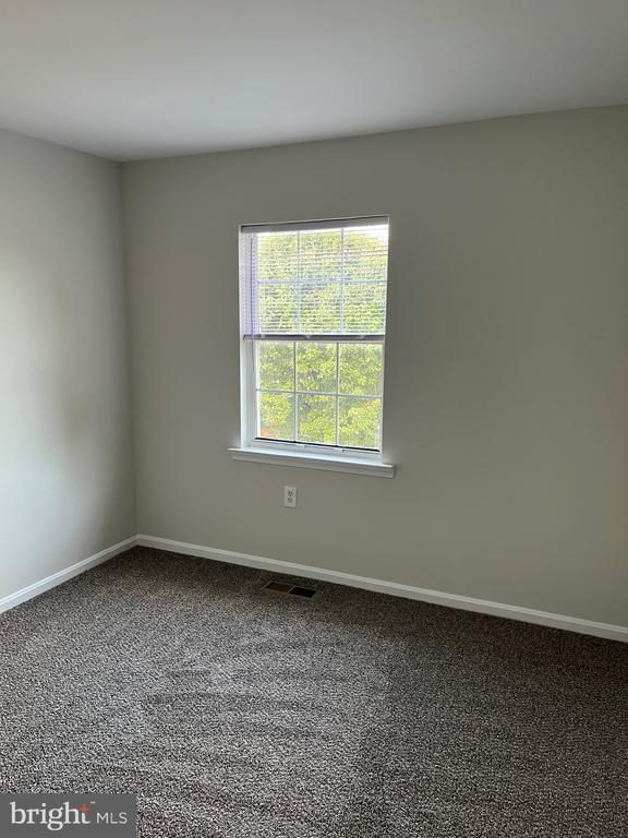 Building Photo - 218 Meadows Ln NE