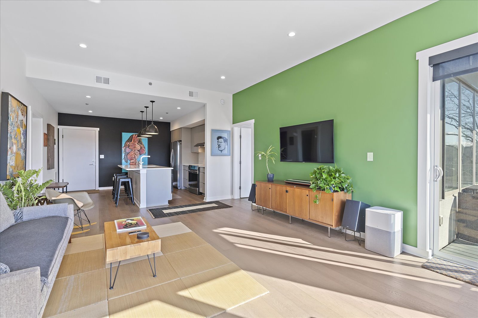 Building Photo - 411 Fairpoint St