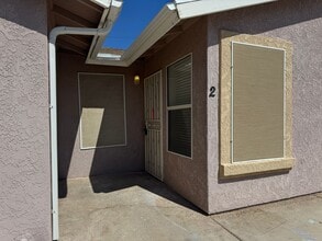 Building Photo - 2 Bedroom, 1 Bath Apartment in Bullhead City – Some Utilities Included!