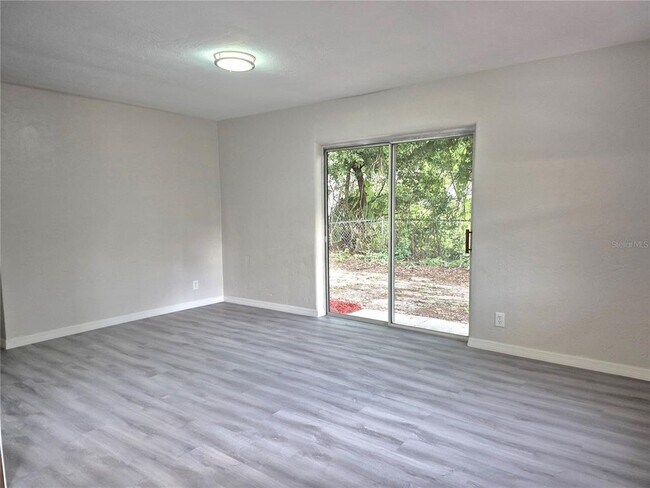 Building Photo - 618 Aurora St