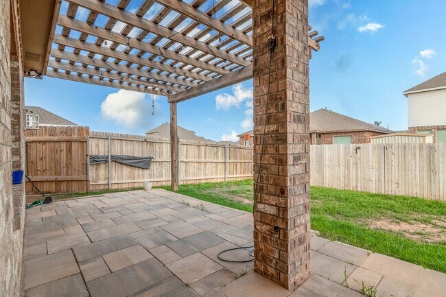 Building Photo - 1416 Cerrillos Ave