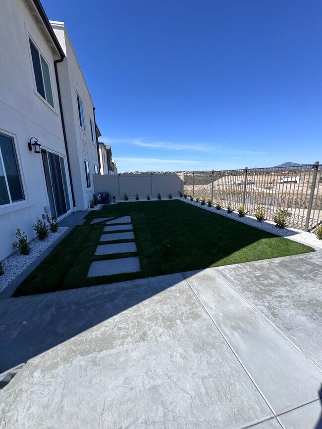 Building Photo - 849 Hana Ave