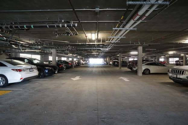 Car parking - 2585 El Camino Real