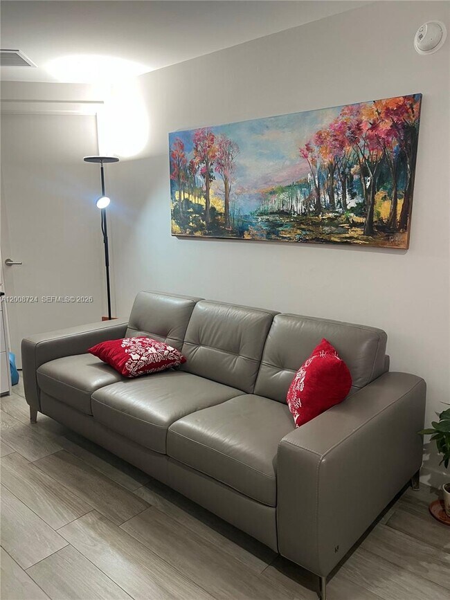 Building Photo - 1100 S Miami Ave